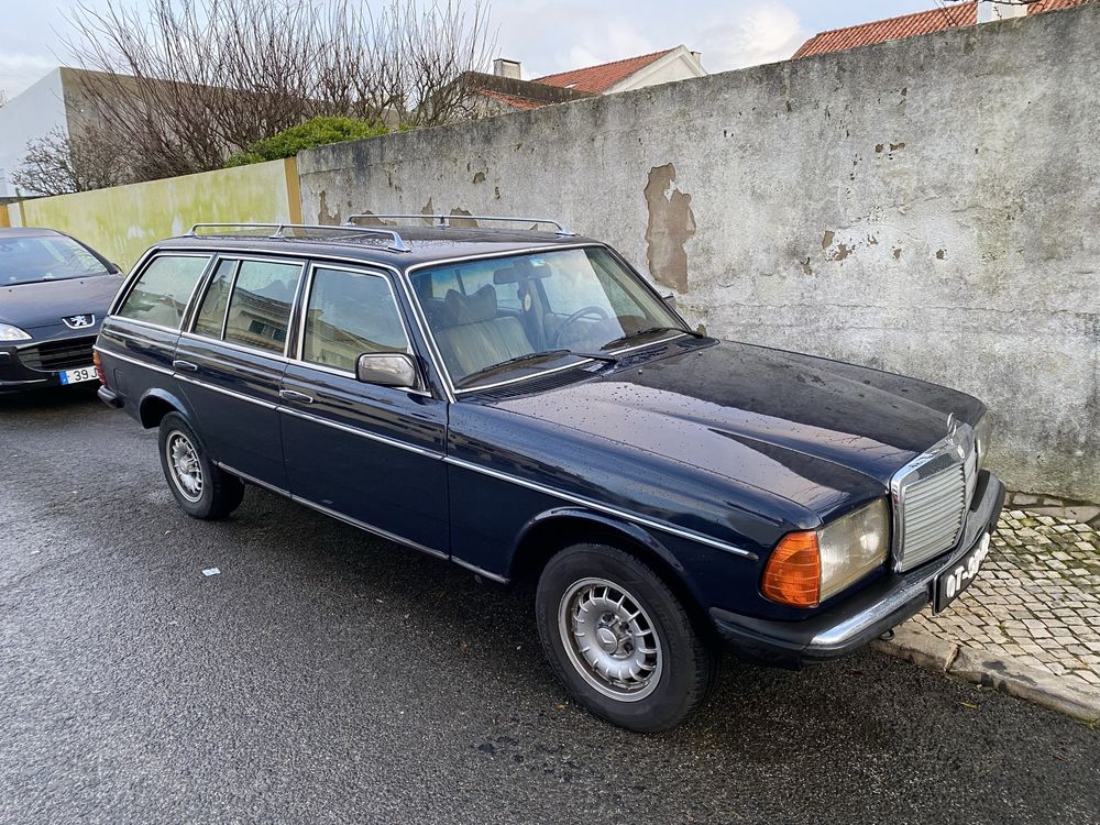Mercedes Benz (W123) 300 Td Certificada pelo ACP