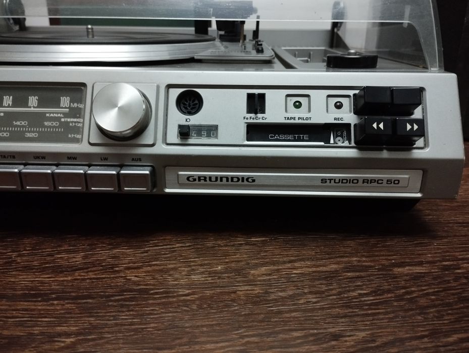 Gira-discos Grundig Studio RPC 50