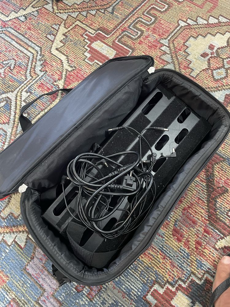 Pedalboard Voodoo Lab Dingbat Small c fonte PP2 plus