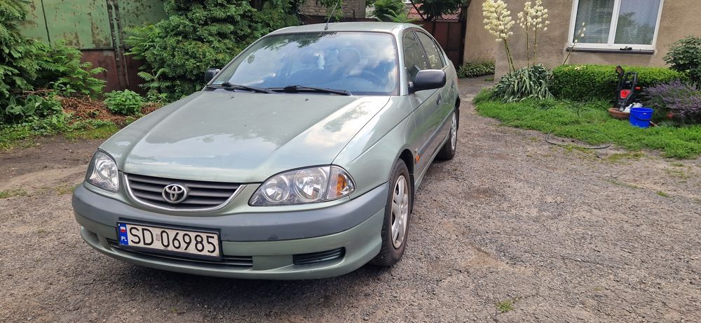 Toyota Avensis 1.6 vvti limuzyna