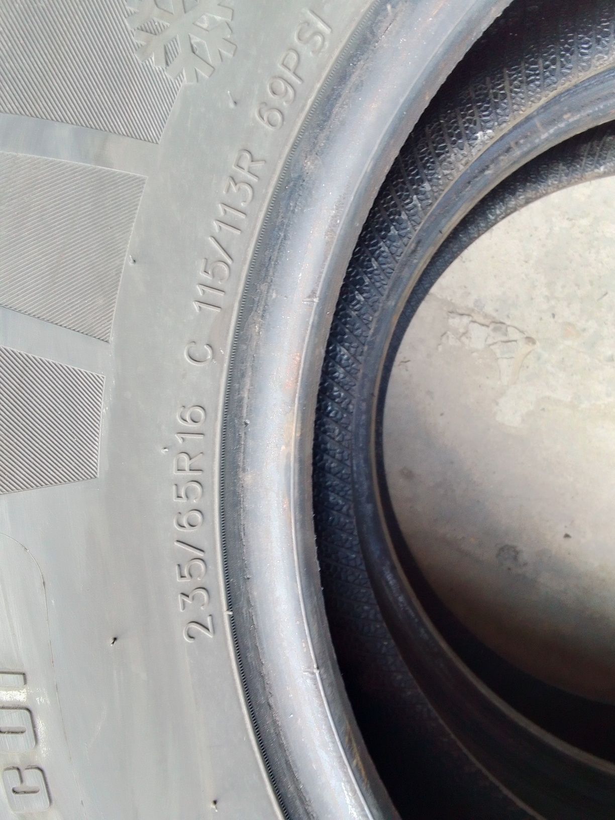 2 Opony zimowe 235/65r16C ROADX 2024r