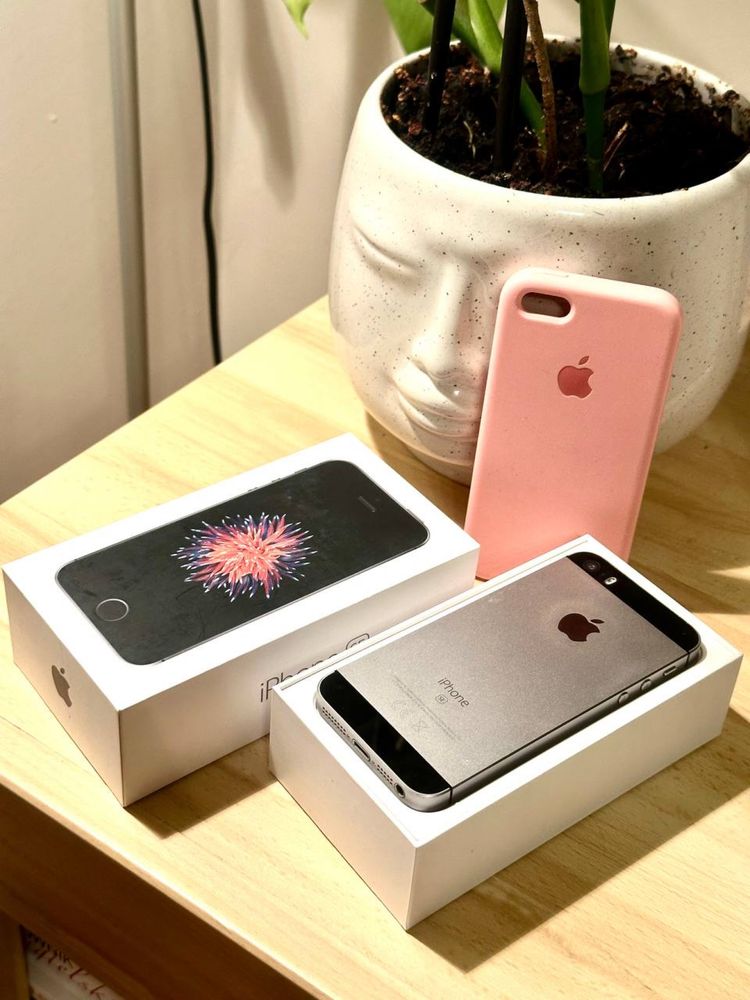 Sprzedam iPhone SE 32GB Space Gray – świetny stan!