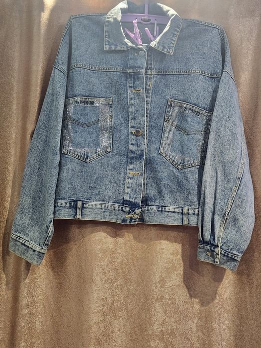 Піджак джинсовий жіночий,розміру L (маломірний на М)