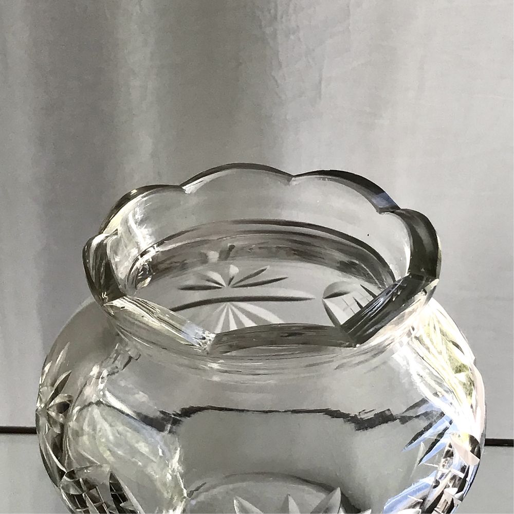 Niewielki kryształowy wazon szlif ręczny