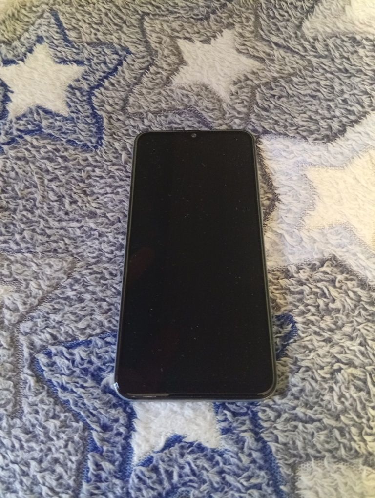 Продаю мобильный телефон Samsung Galaxy A50