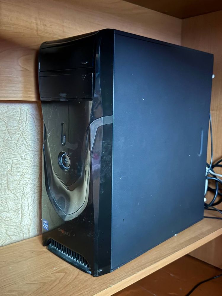 Системний блок AMD A8-3850 / 4 ГБ / HDD / Windows 7