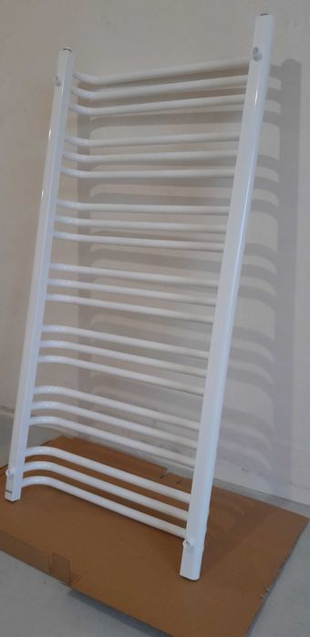 Grzejnik łazienkowy nowy 1217x600 przyłącze 550