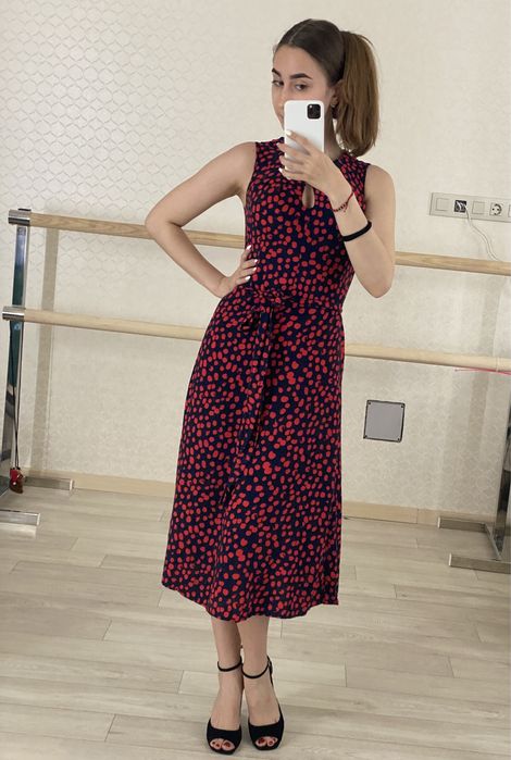 Продам красно-черное платье