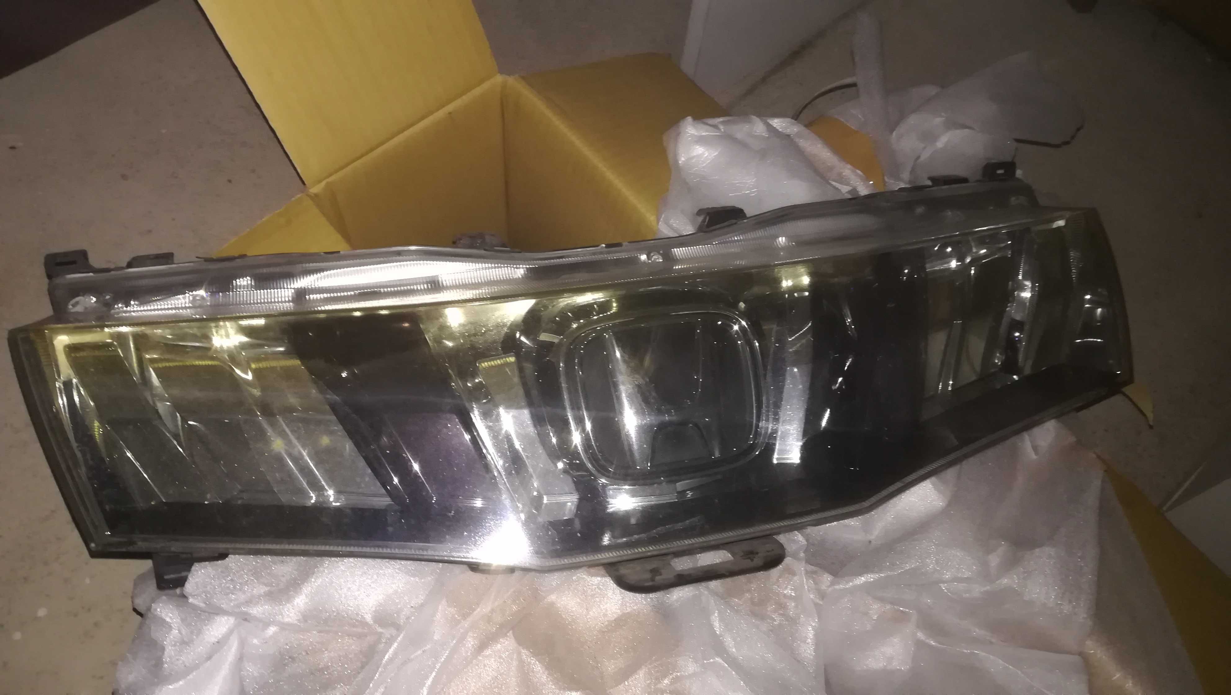 Frontal para Honda Civic, acabamento efeito cristal.