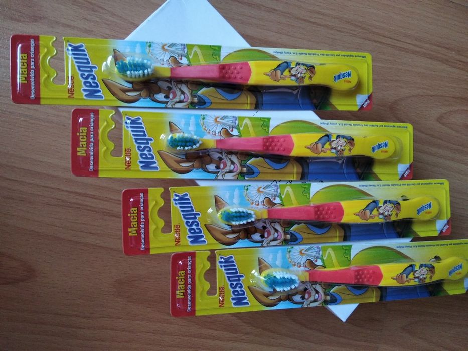 Escovas dentes crianças