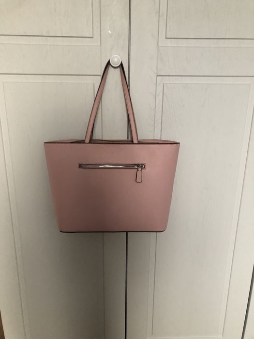 Сумка Guess рожева