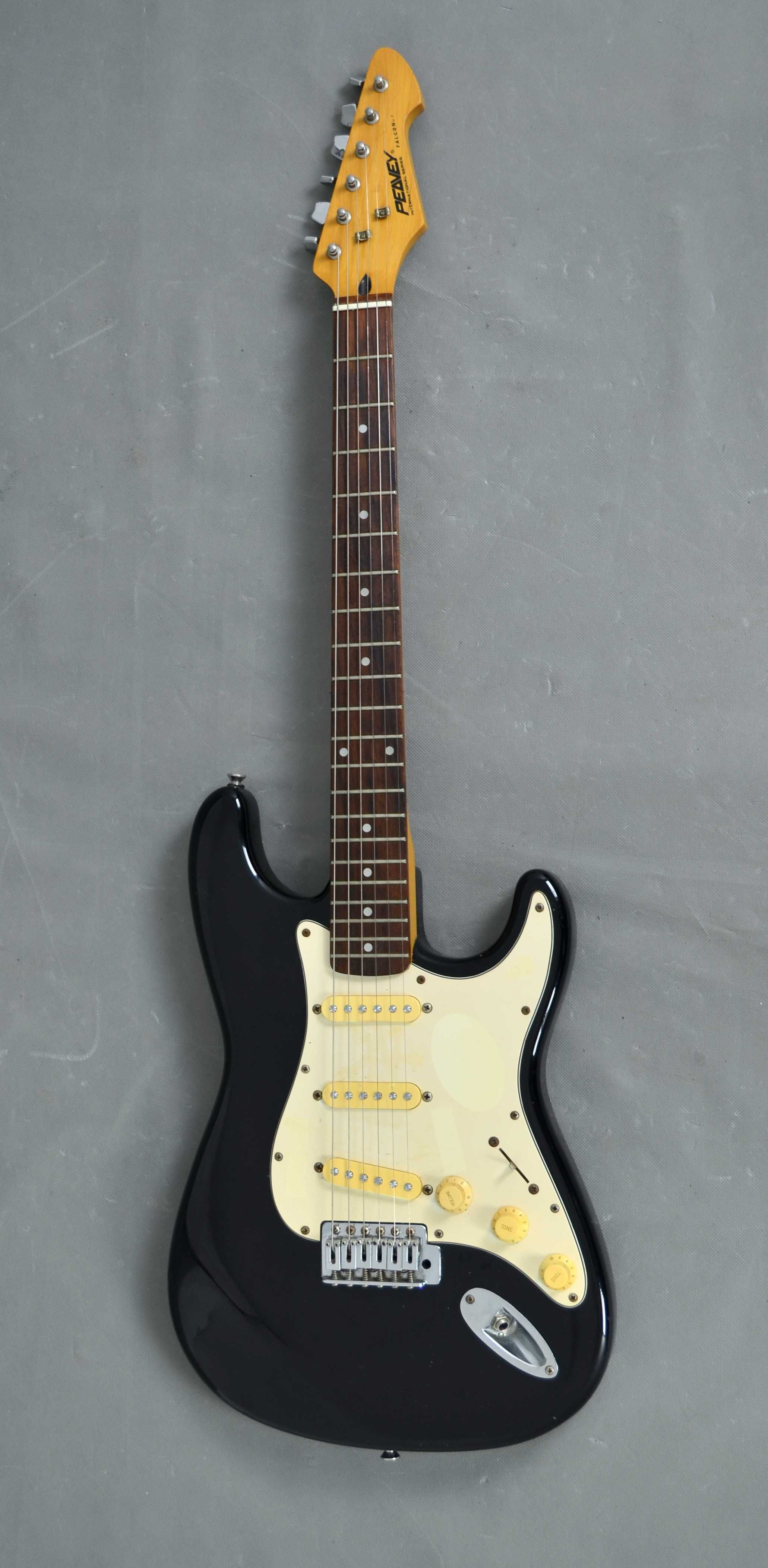 Peavey Falcon International Black MIK Gitara Eleltryczna