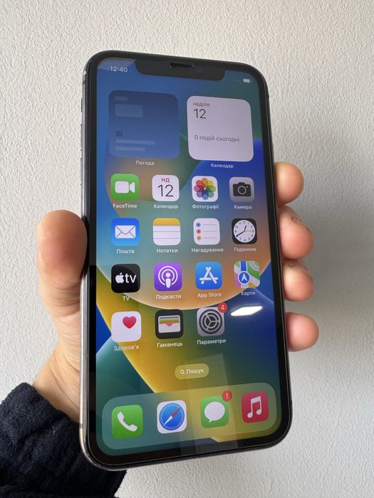 IPhone 11 64 GB гарний стан
