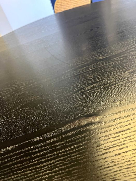 Okrągły stół do jadalni z drewna kauczukowego Yumi - WESTWING