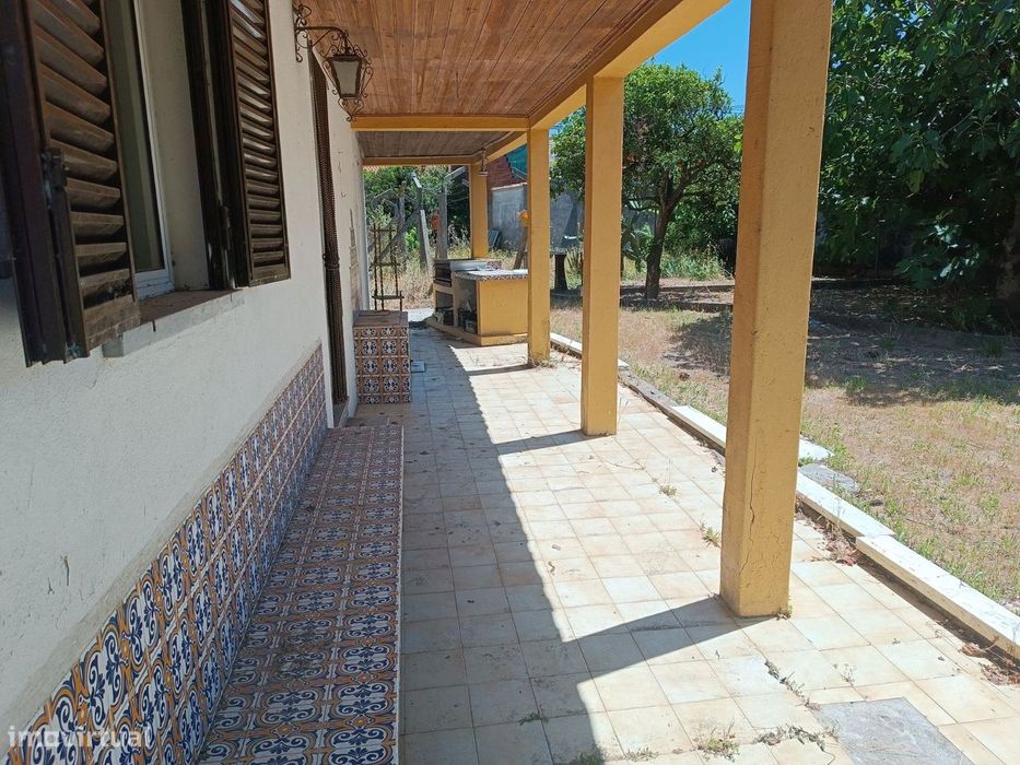 Moradia T2 com piscina e Armazém localizado no Porto Alto  Samora C...