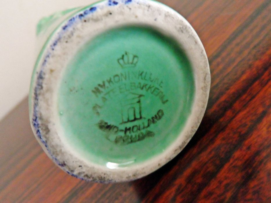 Garrafas de cerâmica antigas