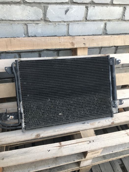 Радіатор кондиціонера VW Golf 6