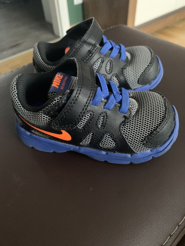 Buty Nike Revolution2, r.22