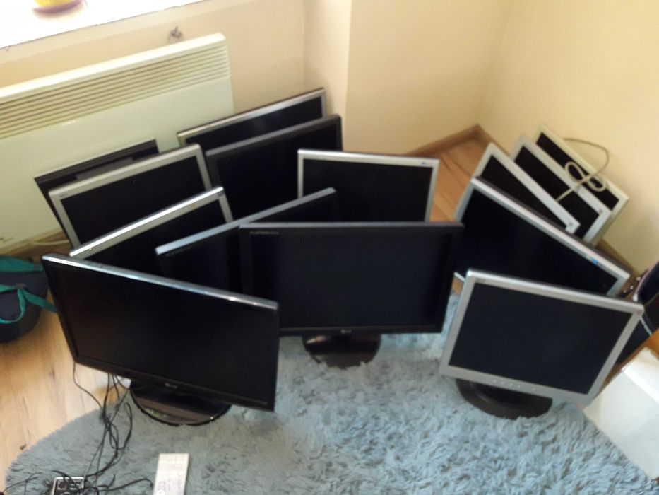Monitory 15sztuk