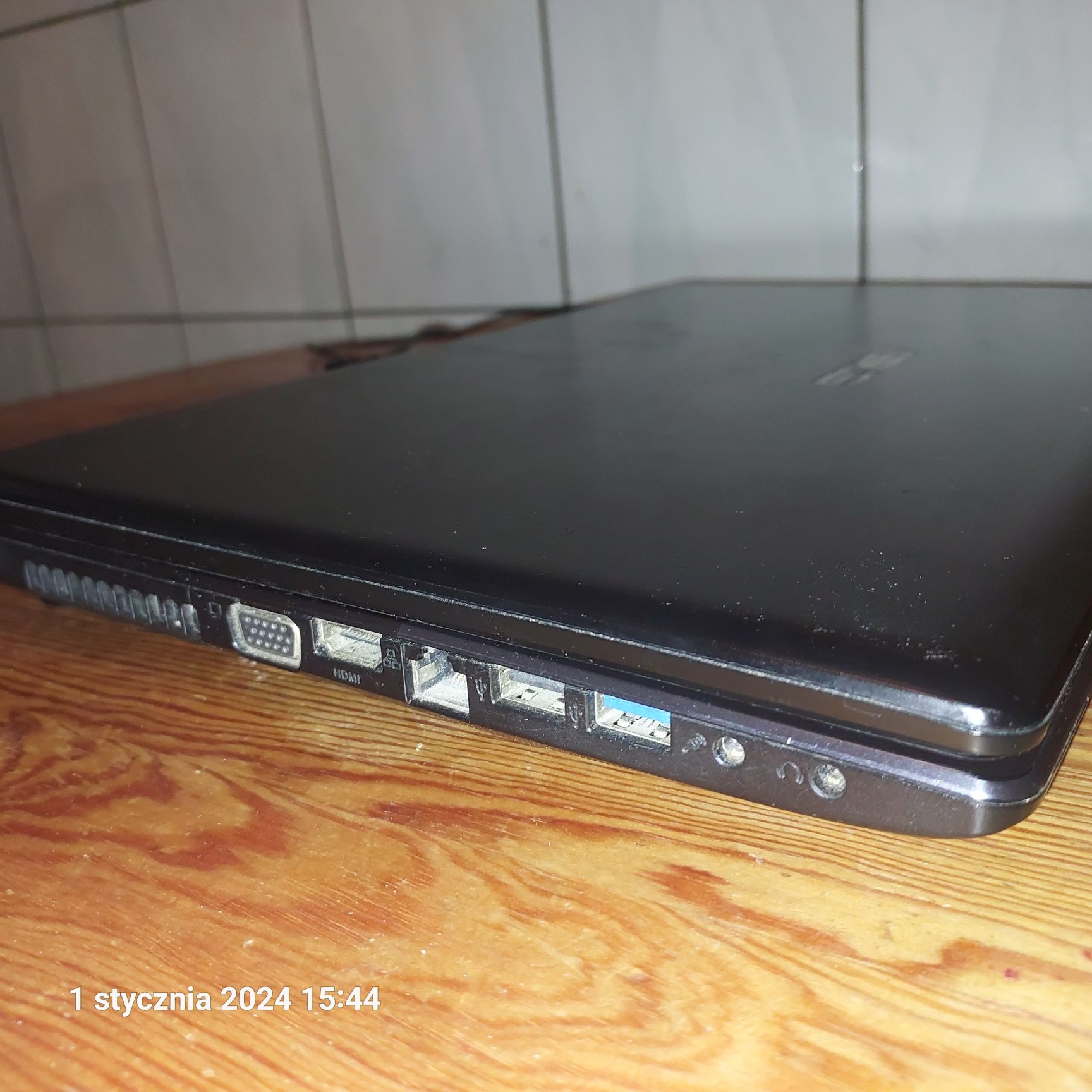 Laptop Asus R503V