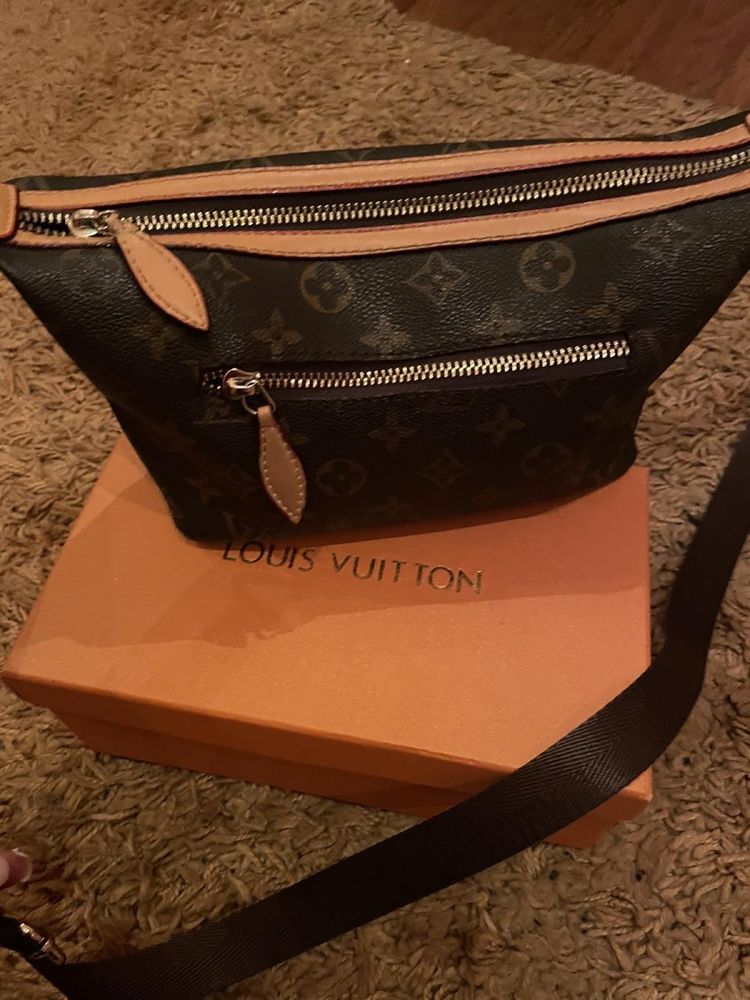 Клатч, сумка через плечо Louis Vuitton