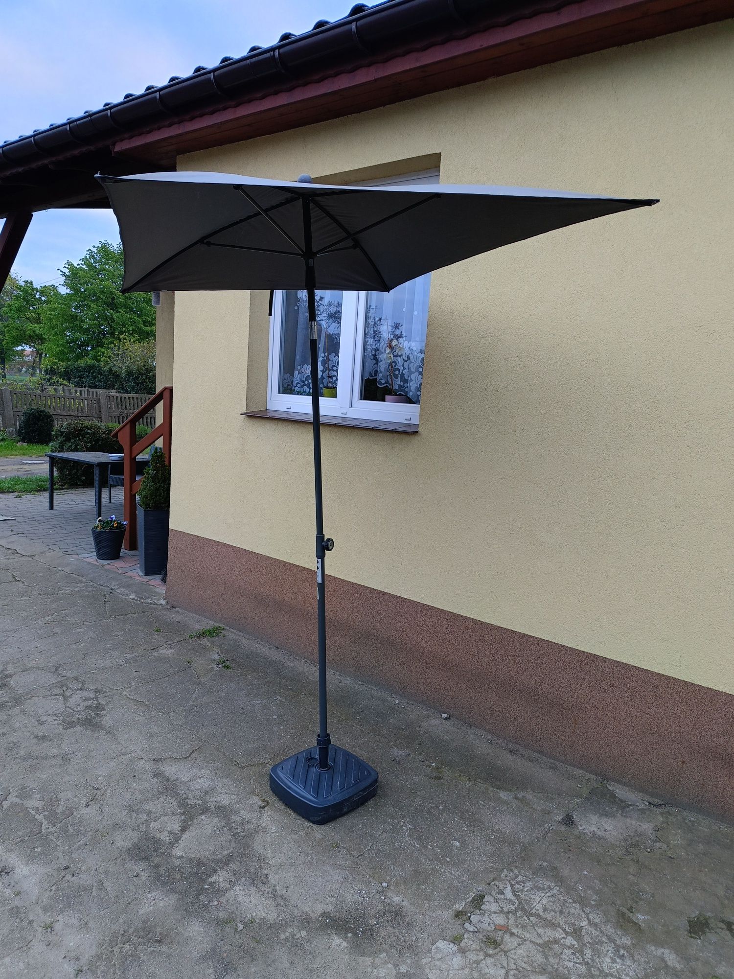 Parasol ogrodowy