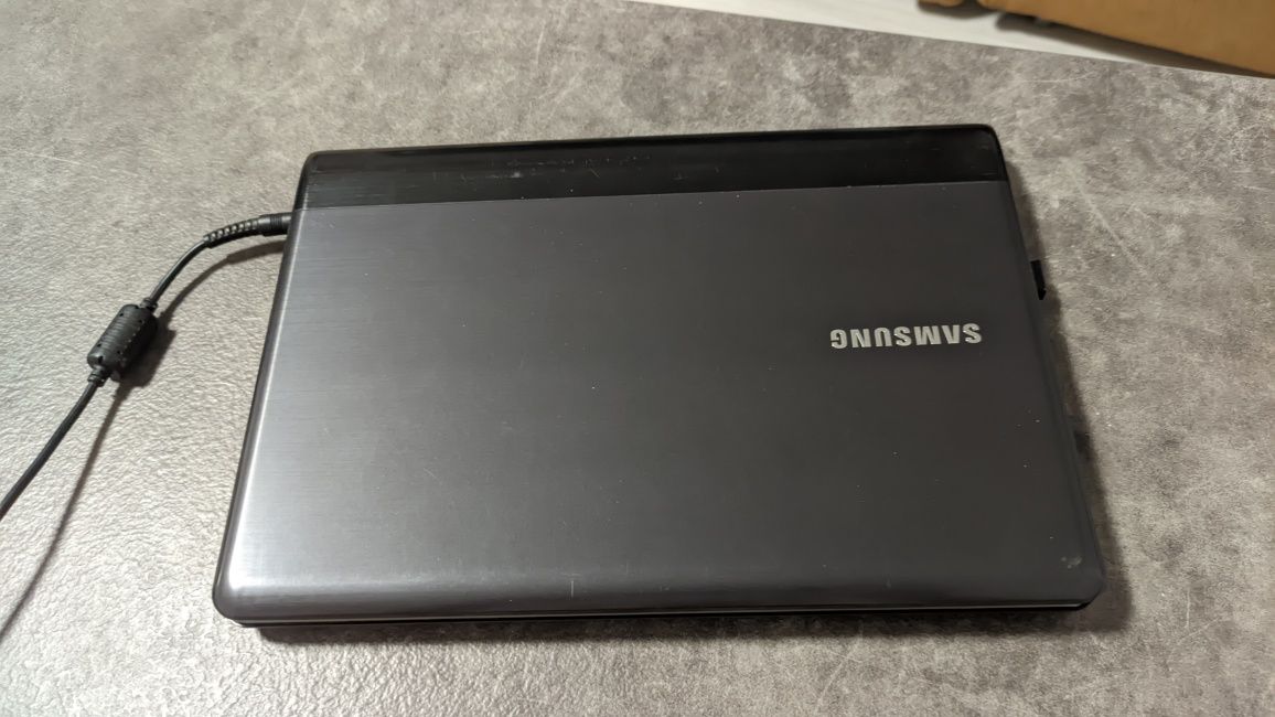 Продам нетбук Samsung np300u1a-a01ua