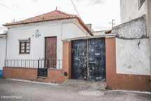 Moradia T2 com Grande Potencial Tojal Aldeia Gavinha Alenquer