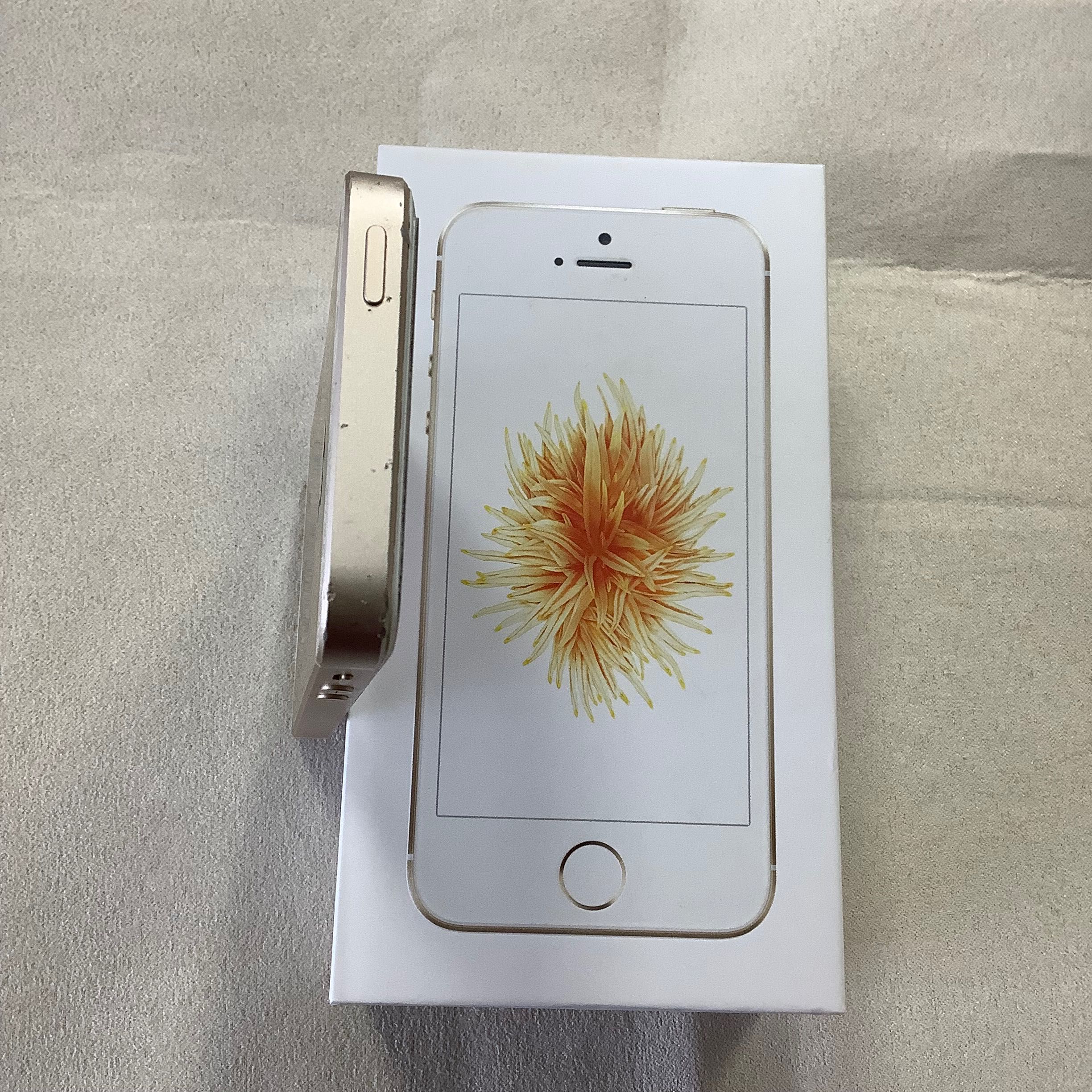 iPhone SE dourado 16 GB