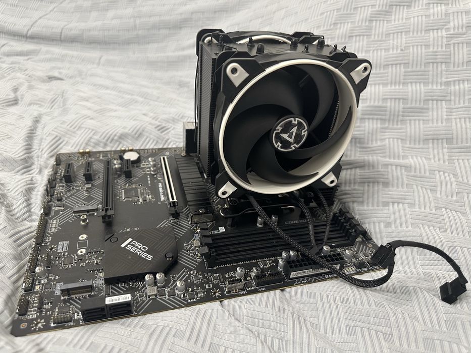 Комплект процесор(Intel Core i5 12600KF)мат.плата, система охолодження