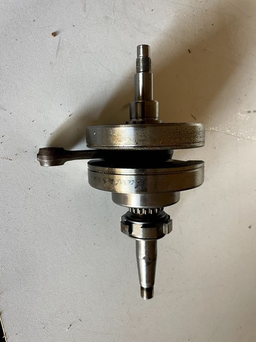 wal korbowy korba Kawasaki KLR 125  oryginał Japan Nowy