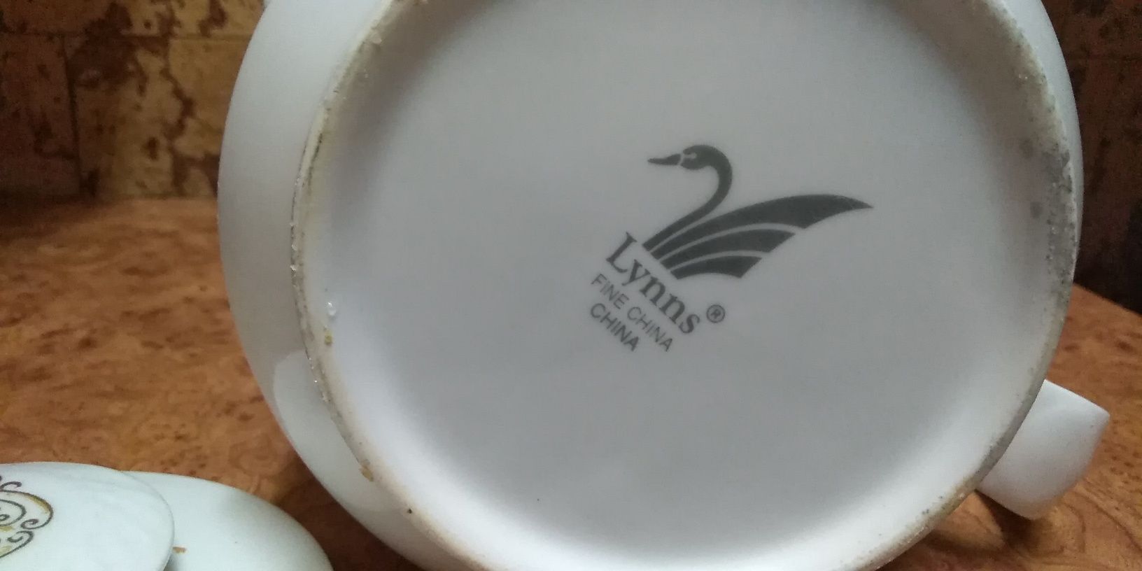 Porcelanowy Dzban firmy Lynns