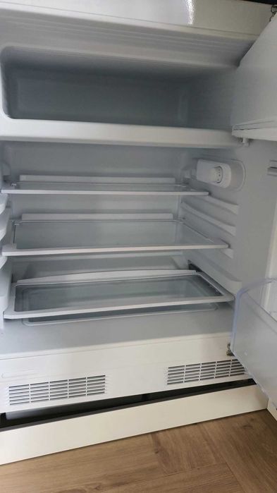 lodówka podblatowa Ikea TYLLSNÄS jak nowa