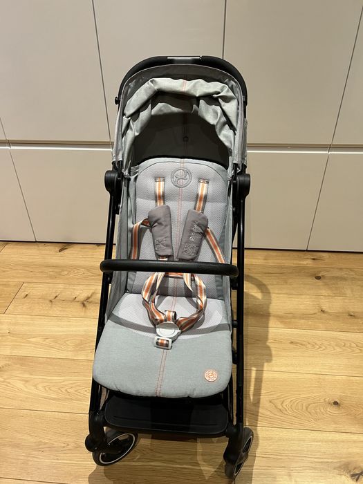 Cyber Beezy B wózek spacerowy Lava Grey/Mid Grey