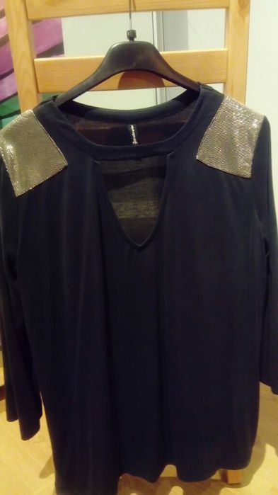 Stradivarius czarna bluzka z chokerem rozm. M