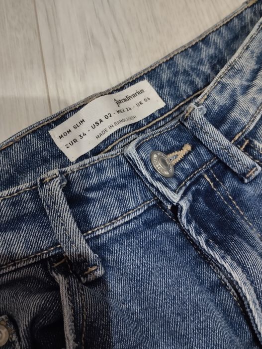 Jeansy mom slim Stradivarius