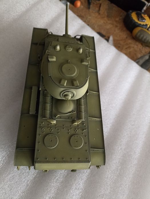 Kv 1 -trumpeter 1/35 ,zaczęty