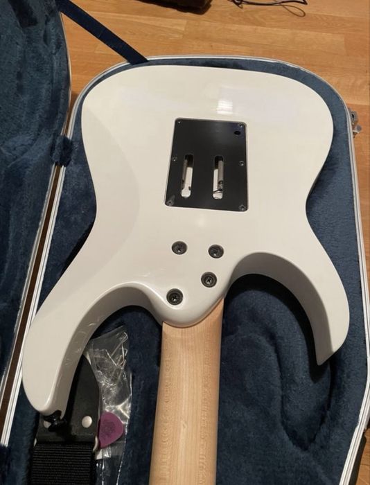 Ibanez RG350DX (com Hard Case) + Roland CUBE 30X