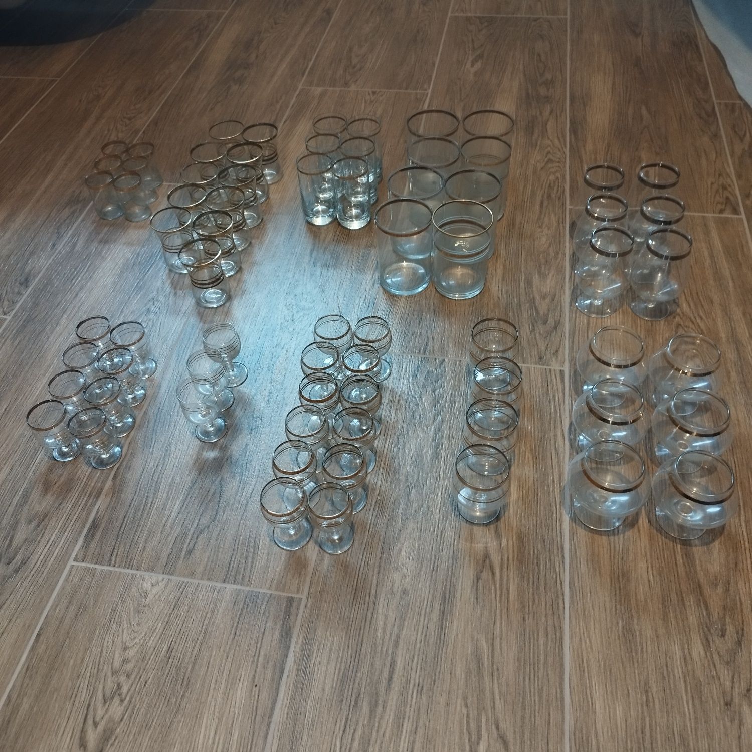 Wielki zestaw szklanej zastawy kieliszków PRL 70szt.