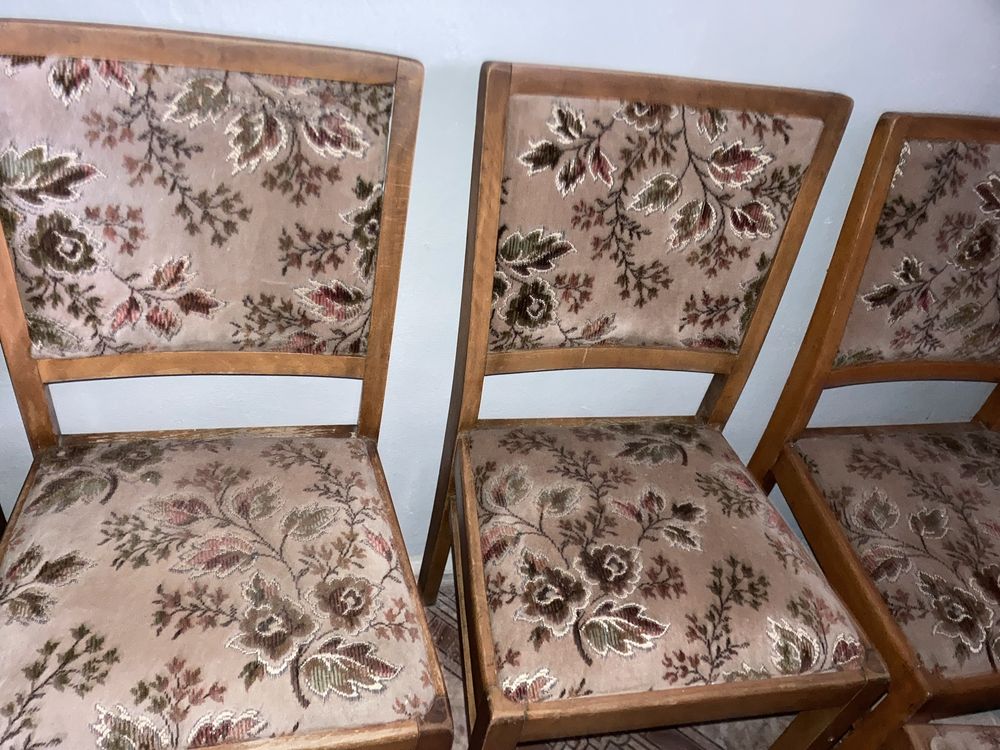 Krzesła drewniane , tapicerowane z prl