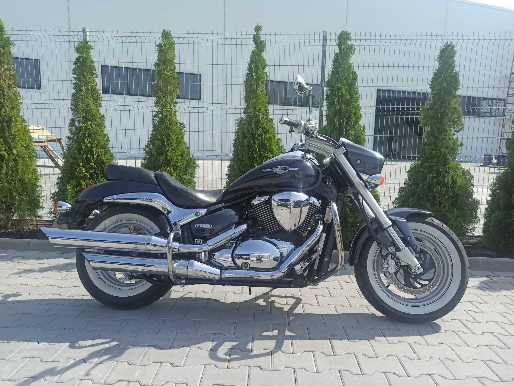 Suzuki Boulevard M-50 800