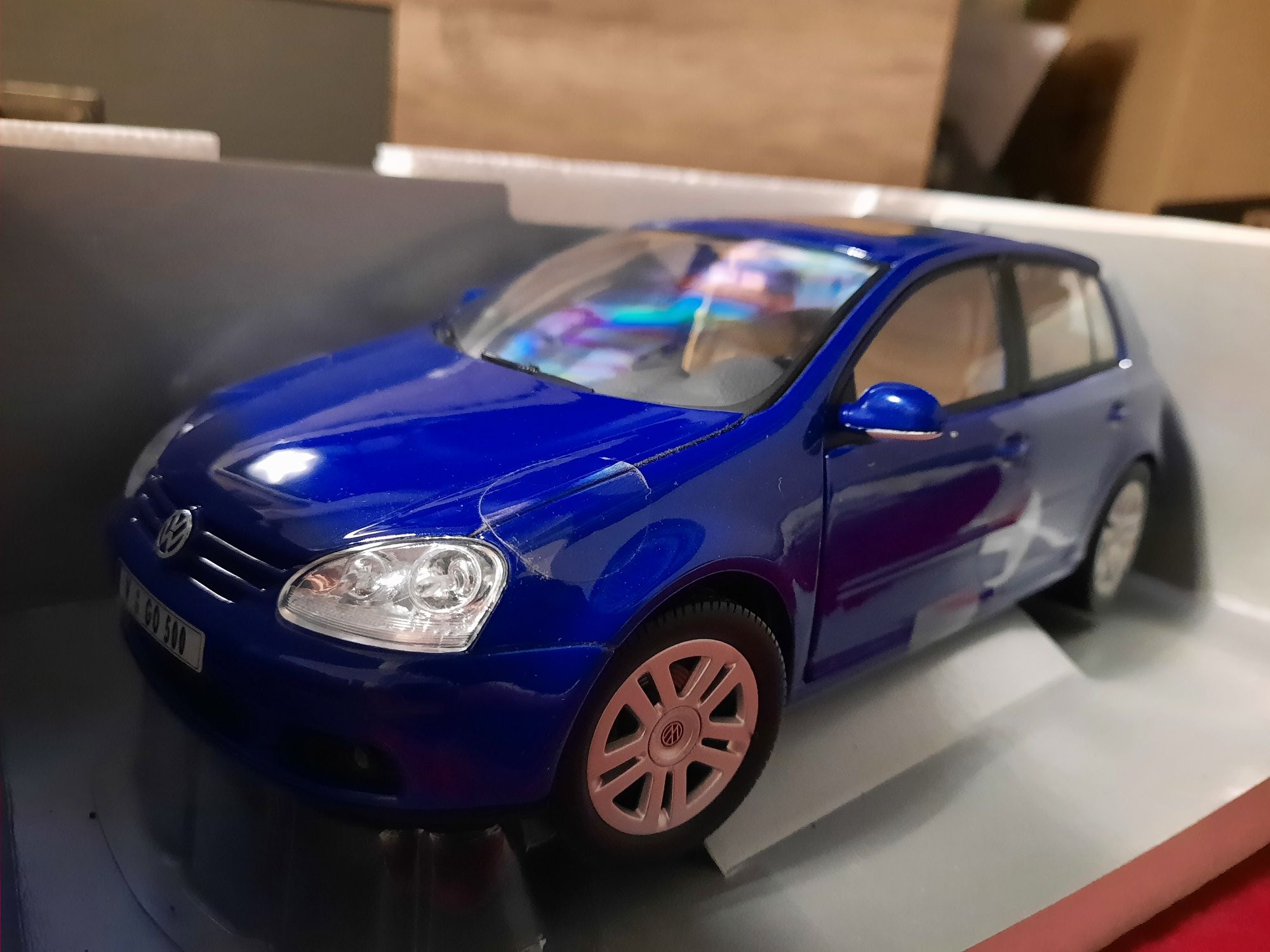 Auto Samochód Kolekcjonerski Volkswagen Golf V Bburago 1:18