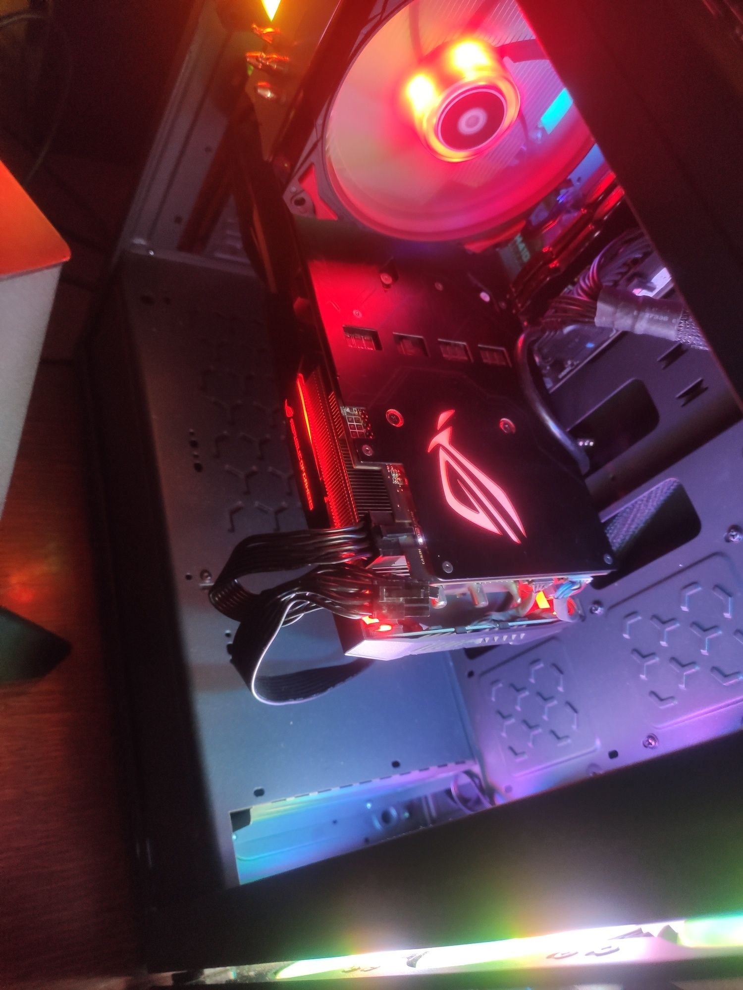 Asus ROG Strix 1070 TI Отличное состояние