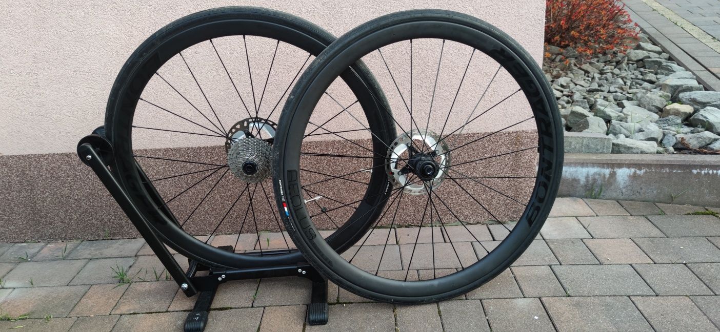 Koła szosowe karbonowe Bontrager Aeolus Elite 35 TLR