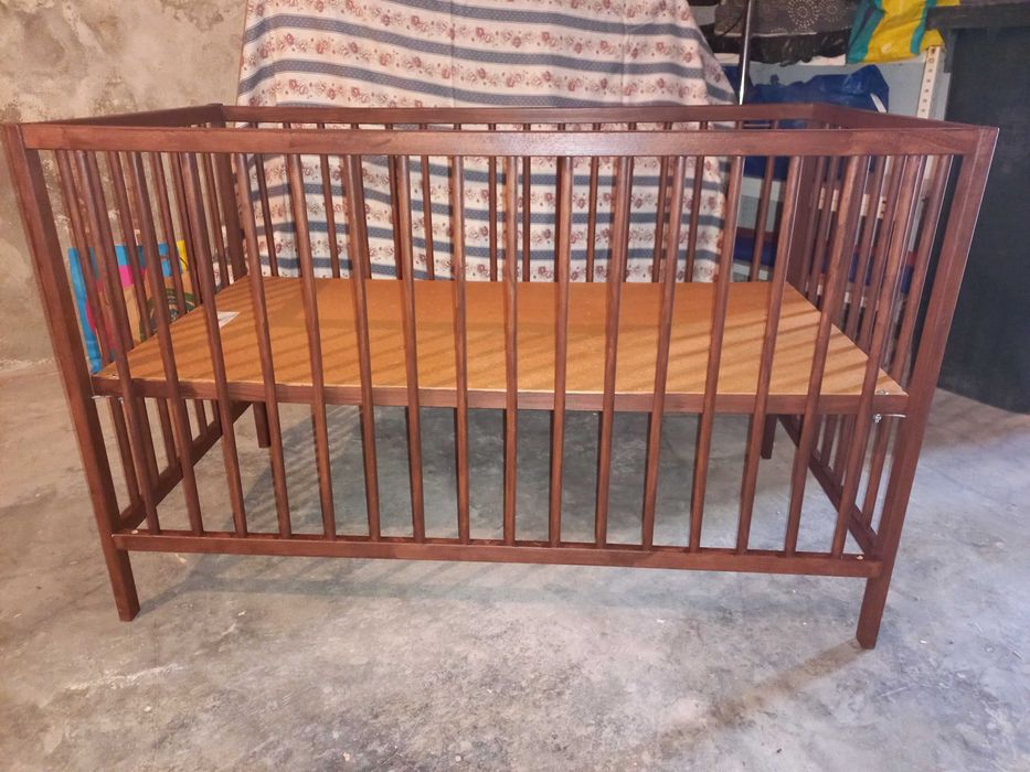 Cama de madeira para criança com 2 Níveis de altura