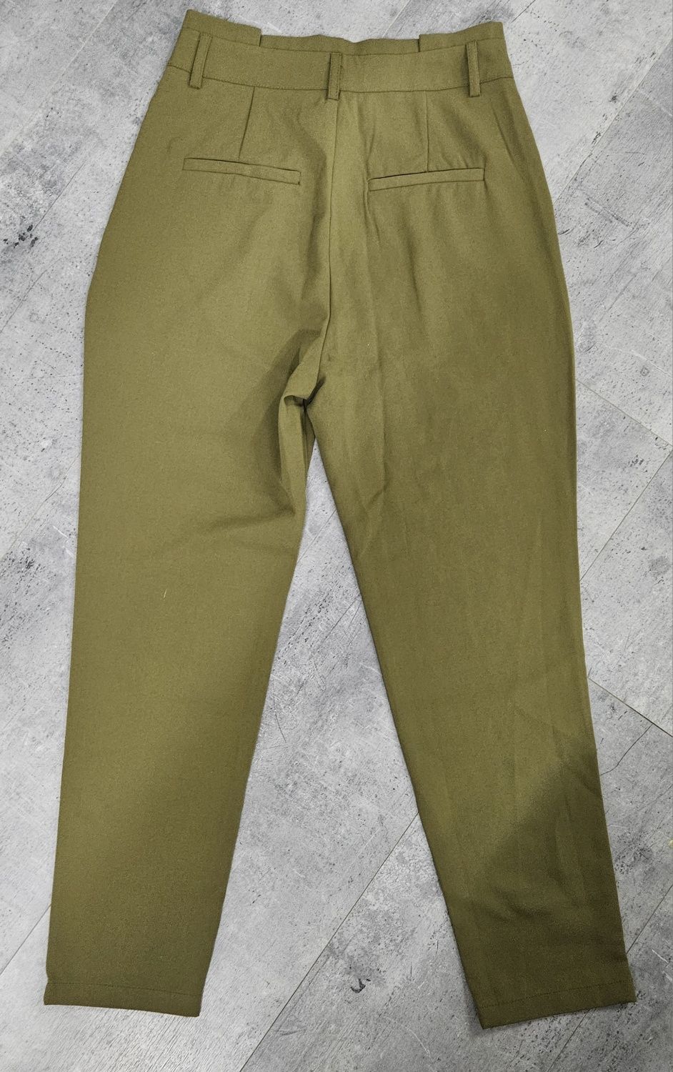 Zielone Khaki spodnie cygaretki House XS