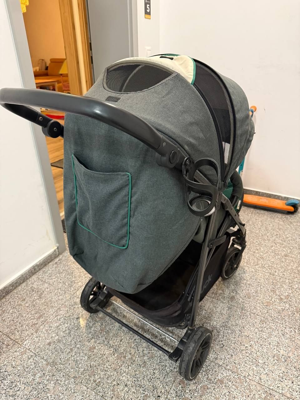 Продаю Коляску прогулочную Kinderkraft ALL ROAD Серая
Коляска прогулоч