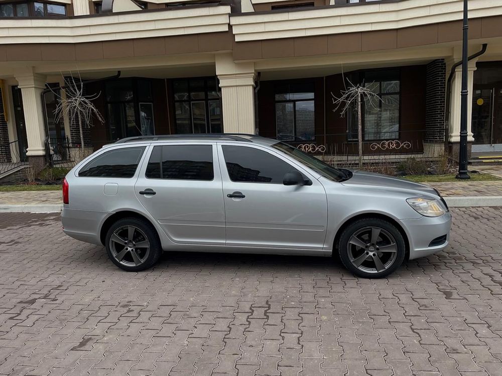 Skoda Octavia 1.6 tdi 2011 год