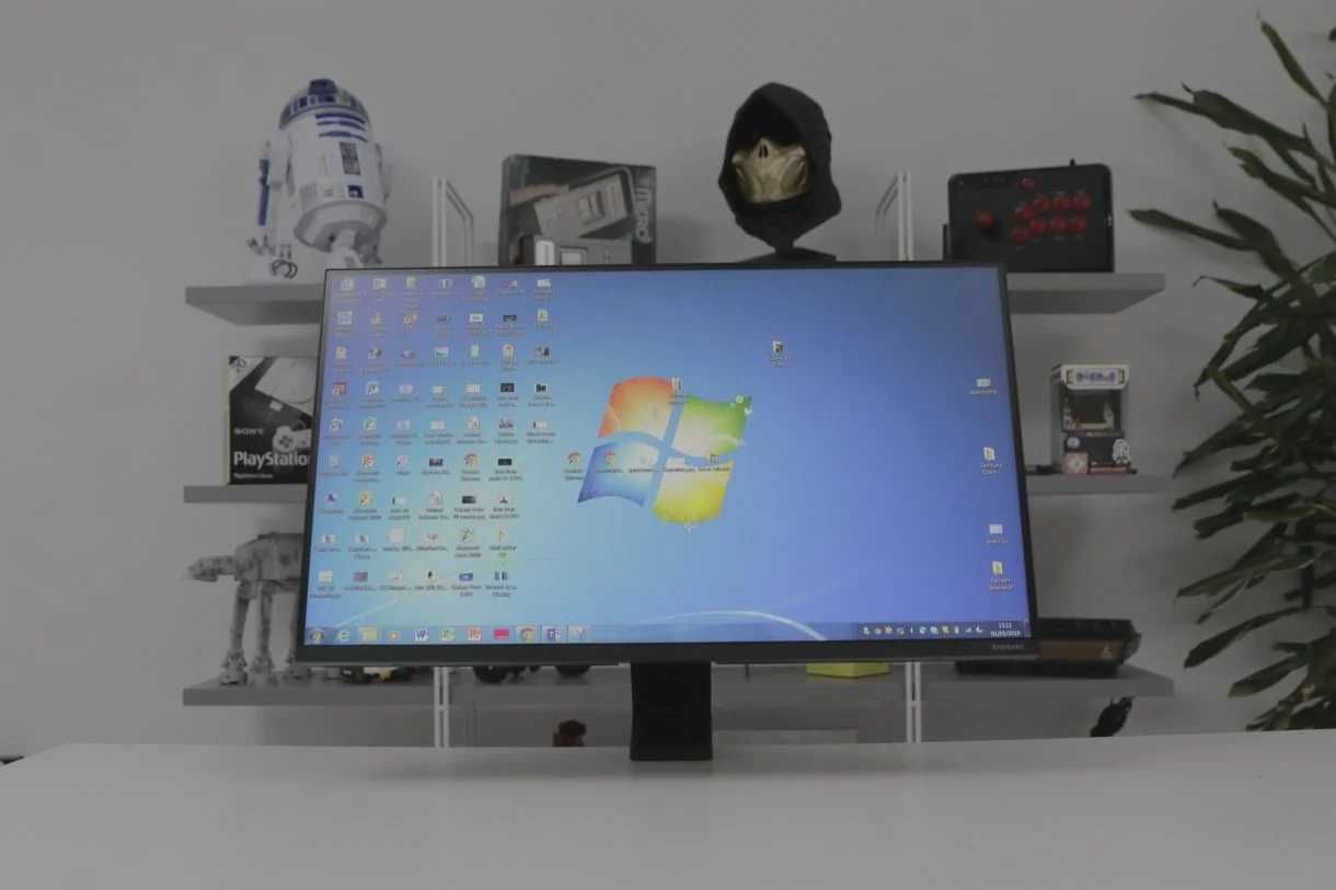 Monitor LED 32" Samsung LS32R750UXEN 3840 x 2160 px VA jak Nowy