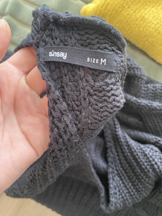Damski sweterek Sinsay rozmiar M wyciecie na plecach